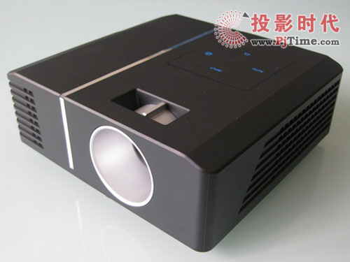 告别粉尘 适合教师的高亮LED便携投影机