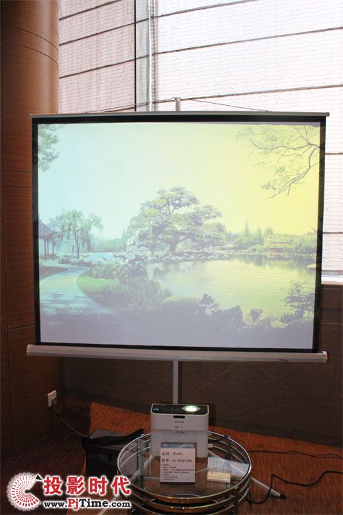 理光直立短焦投影机博爱专业人士