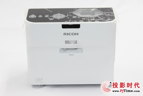 理光直立式短焦投影机