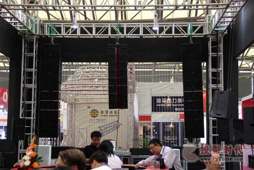 弧度优美、结构紧凑的线阵系列 弧度优美、结构紧凑的线阵系列