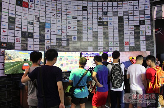 TCL TV+家庭娱乐电视高调亮相ChinaJoy