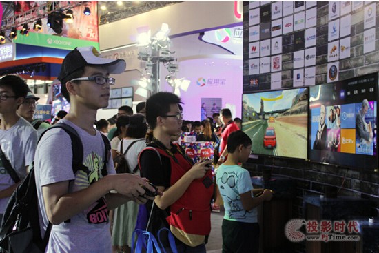 TCL TV+家庭娱乐电视高调亮相ChinaJoy