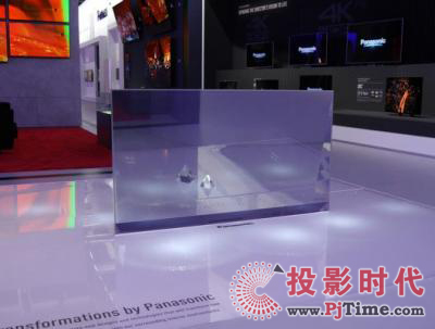 IFA 2017松下展示55英寸4K透明OLED电视原型